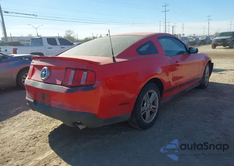 2010 Ford Mustang V6/V6 Premium z USA, uszkodzony, nr VIN 1ZVBP8AN6A5148541
